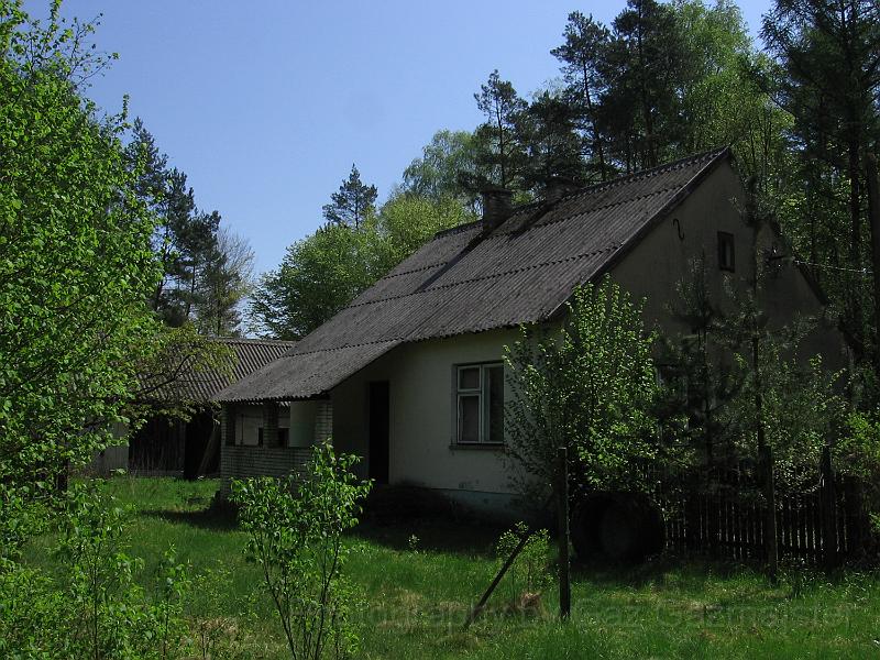 IMG_0012gajAnton.jpg - A house in the forest